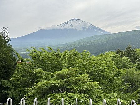 バルコニーからの眺望 富士山を望みます