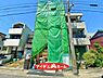 外観：1号棟外観写真 　　　平日の案内も可能です 　お気軽にお問い合わせください 