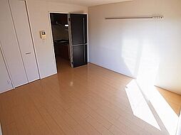 リトルアイランド 105 1階1Kのリビング/ダイニング