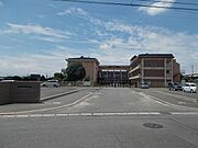 田沼小学校まで1100m