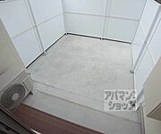 バルコニは専用庭で少し広いです。