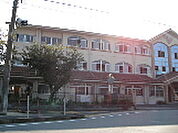 小学校「津市立誠之小学校まで881ｍ」