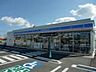 周辺：コンビニ「ローソン津河芸東千里店まで414ｍ」