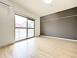 アーバンヒルズ津 301 3階1Kのリビング/ダイニング