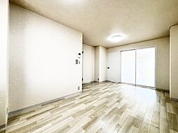 コンフォースＨＩＭＡＷＡＲＩ 205 2階2LDKのリビング/ダイニング