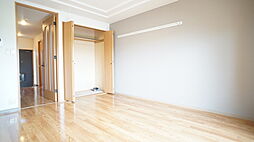 グレートピレニーズ 102 1階1Kのリビング/ダイニング