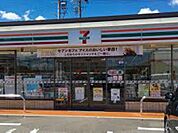 コンビニ「セブンイレブン津市幸町店まで246ｍ」