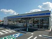 コンビニ「ローソン津河芸東千里店まで697ｍ」
