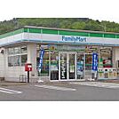 コンビニ「ファミリーマート津栄町二丁目店まで479ｍ」