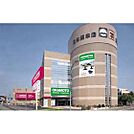 ホームセンター「（株）岡本総本店津店まで561ｍ」