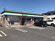 コンビニ「ファミリーマート芸濃グリーンローまで769ｍ」
