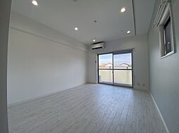 フィオレティーナ四日市 301 3階1Kのリビング/ダイニング