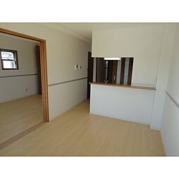 キャッスルヒルズ 103 1階2LDKのリビング/ダイニング