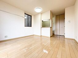 サミットD 101 1階1LDKのリビング/ダイニング