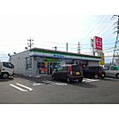 ファミリーマート名四亀須店まで800m