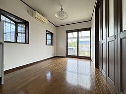 若松東1丁目貸家 1 6LDKのリビング/ダイニング