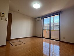 ルネスレジェンド 301 3階ワンルームのリビング/ダイニング