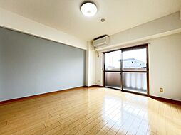 ラヴニール 103 1階1Kのリビング/ダイニング