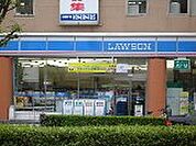 コンビニ「ローソン鈴鹿稲生西三丁目店まで380ｍ」
