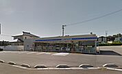 コンビニ「ローソン亀山川合店まで463ｍ」