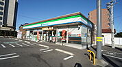 コンビニ「ファミリーマート鈴鹿算所店まで346ｍ」