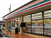 コンビニ「セブンイレブン鈴鹿東玉垣町店まで746ｍ」