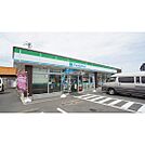 コンビニ「ファミリーマート鈴鹿三日市店まで764ｍ」