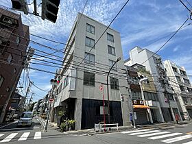 ガーデンヒルズ市ヶ谷  ｜ 東京都新宿区納戸町33（賃貸マンション1LDK・2階・42.99㎡） その1