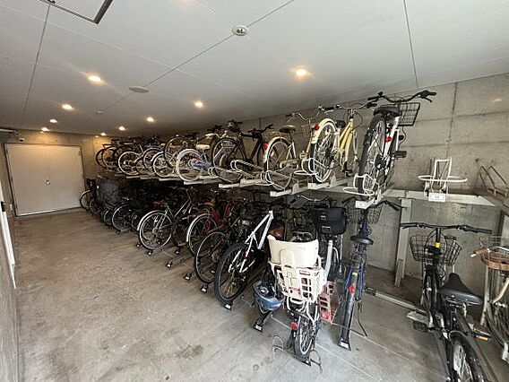 自転車置き場は...