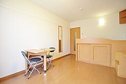 レオパレスHIGASHINOII 1階1Kのリビング/ダイニング
