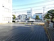 現地より都道を撮影。