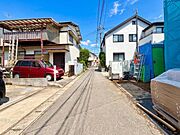 前面道路です、ぜひ現地にて、実際の広さや開放感をお確かめください。