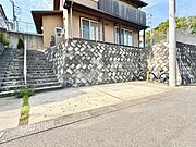 カースペースです、ぜひ現地にて、実際の広さや開放感をお確かめください。