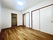 2階 洋室6.7帖です、ぜひ現地にて、実際の広さや開放感をお確かめください。