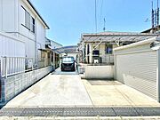 カースペース2台分です、ぜひ現地にて、実際の広さや開放感をお確かめください