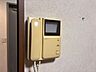 設備：音声だけでなく映像でも来客確認ができる安心設計。