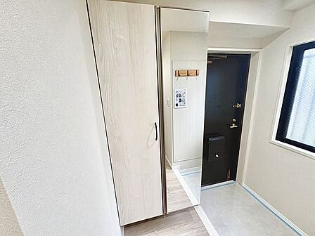 明るく開放感のある玄関ホール。毎日のお出かけやおかえりが楽しみになる空間です。