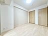 子供部屋：明るく風通しの良いお部屋は子供部屋にぴったり。お子様の成長を優しく見守るパーソナルスペース。