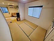 リビング横には6帖の和室