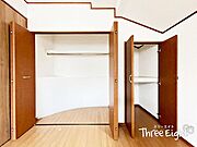 全てのお部屋に収納スペースが付いています！ご家族それぞれのお品物を、大切に保管することのできる嬉しい仕様♪これだけの収納力があれば、安心してお引越しできますね！◆0120-1919-80◆