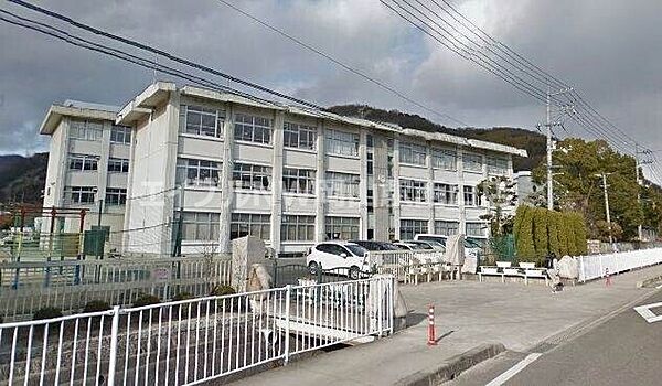 周辺：岡山市立牧石小学校 3389m