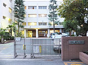 中学校「横浜市立青葉台中学校まで1423m」