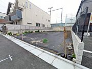 敷地全体のボリューム感が伝わる一枚。43坪超の広さがあれば、家族が集まる広いLDKや、たっぷりの収納、憧れの対面キッチンも思いのまま。夢を詰め込める十分なキャパシティを、ぜひ現地で体感してください！