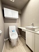 清潔感のあるトイレ空間♪リフォームにより気持ちよく利用でき、毎日使う場所だからこそ快適さを感じられる住まいです！