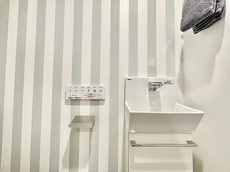 【設備】 快適で嬉しい温水洗浄便座♪?