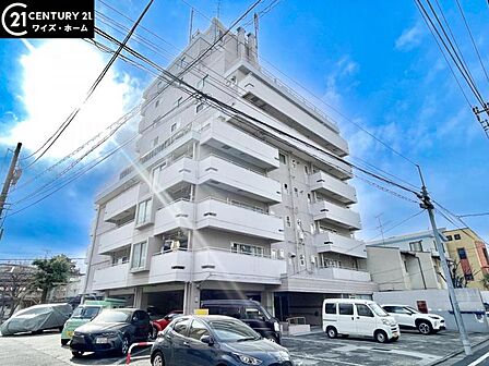 【外観】 清潔感のあるシンプルな外観が魅力的な物件です。