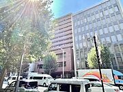 【外観】　閑静な住宅街に佇む、品のあるマンション。街の空気に溶け込む、穏やかな佇まいです。