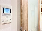 【設備】　家族の安心を守るTV付インターホン