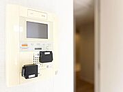 【設備】　快適な暮らしをサポートするTVモニターホン付きです。