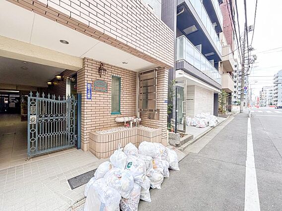 【エントランス...